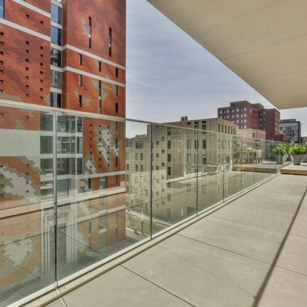 buildings-city_1048944-13169144